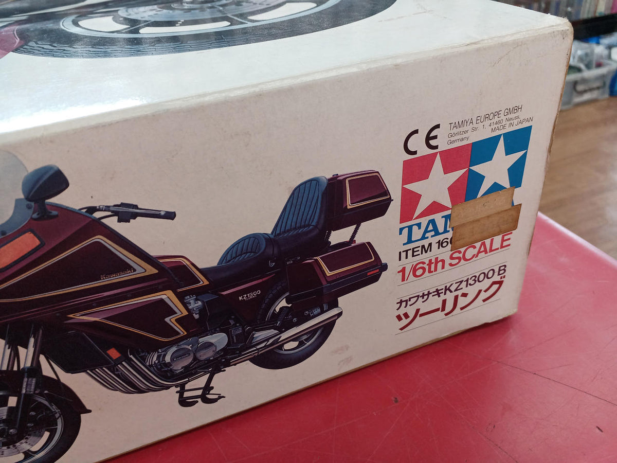 TAMIYA Plastic Model 1/6 Kawasaki KZ1300B Touring
