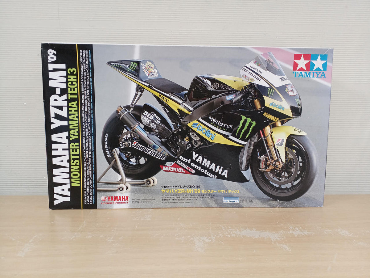 TAMIYA 1/12 Motorcycle Yamaha YZR-M1 09