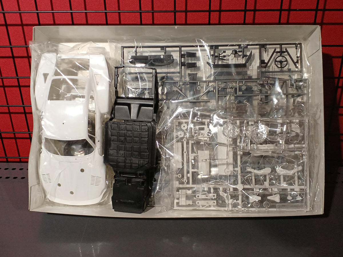 Tamiya 1/20 scale Martini Porsche 935 Turbo