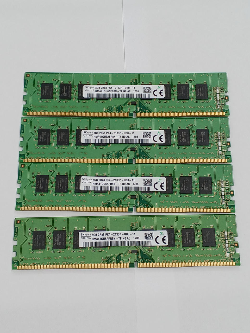 SK HYNIX PC4-17000 8GB Set of 4 HMA41GU6AFR8N