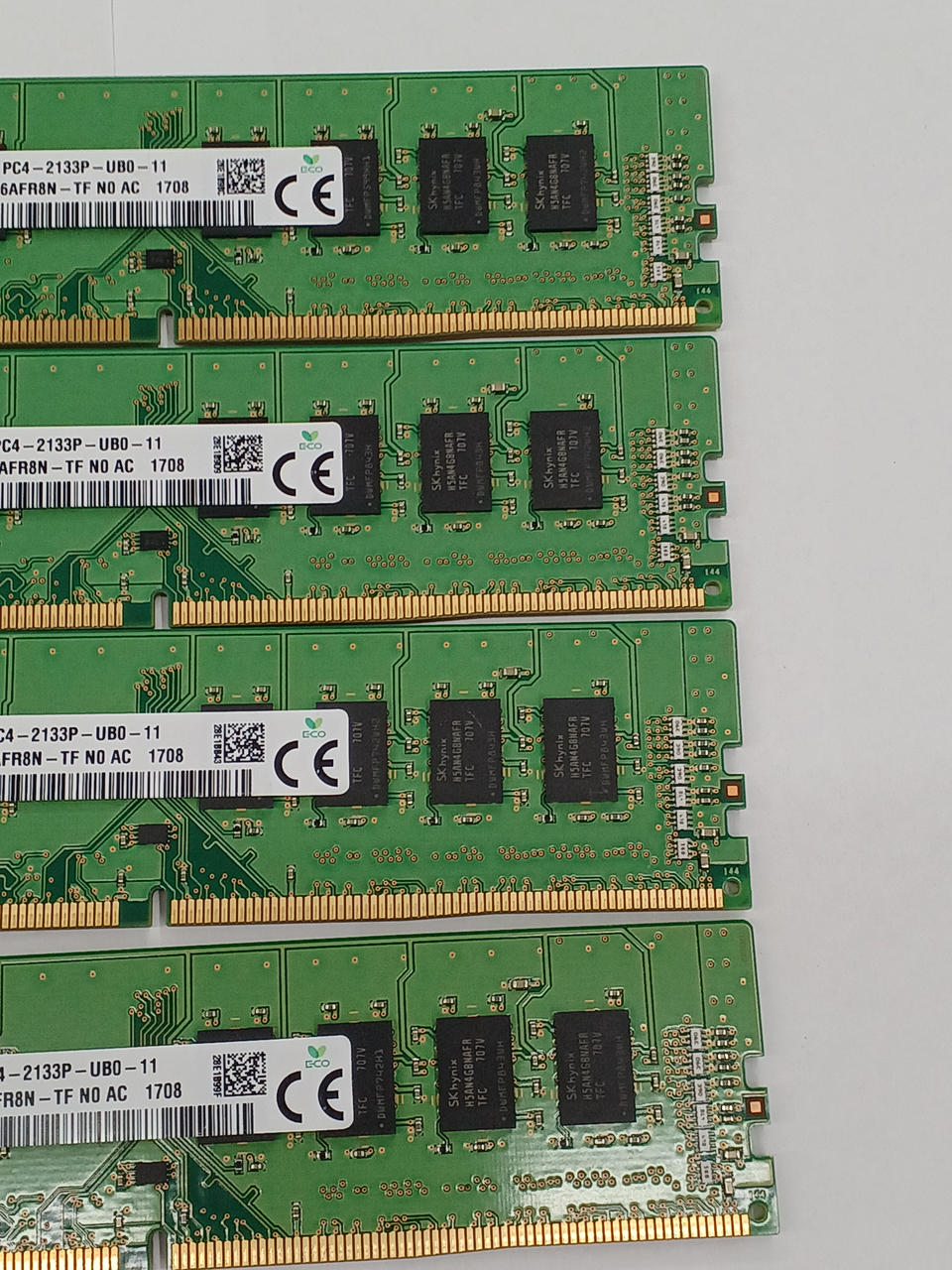 SK HYNIX PC4-17000 8GB Set of 4 HMA41GU6AFR8N