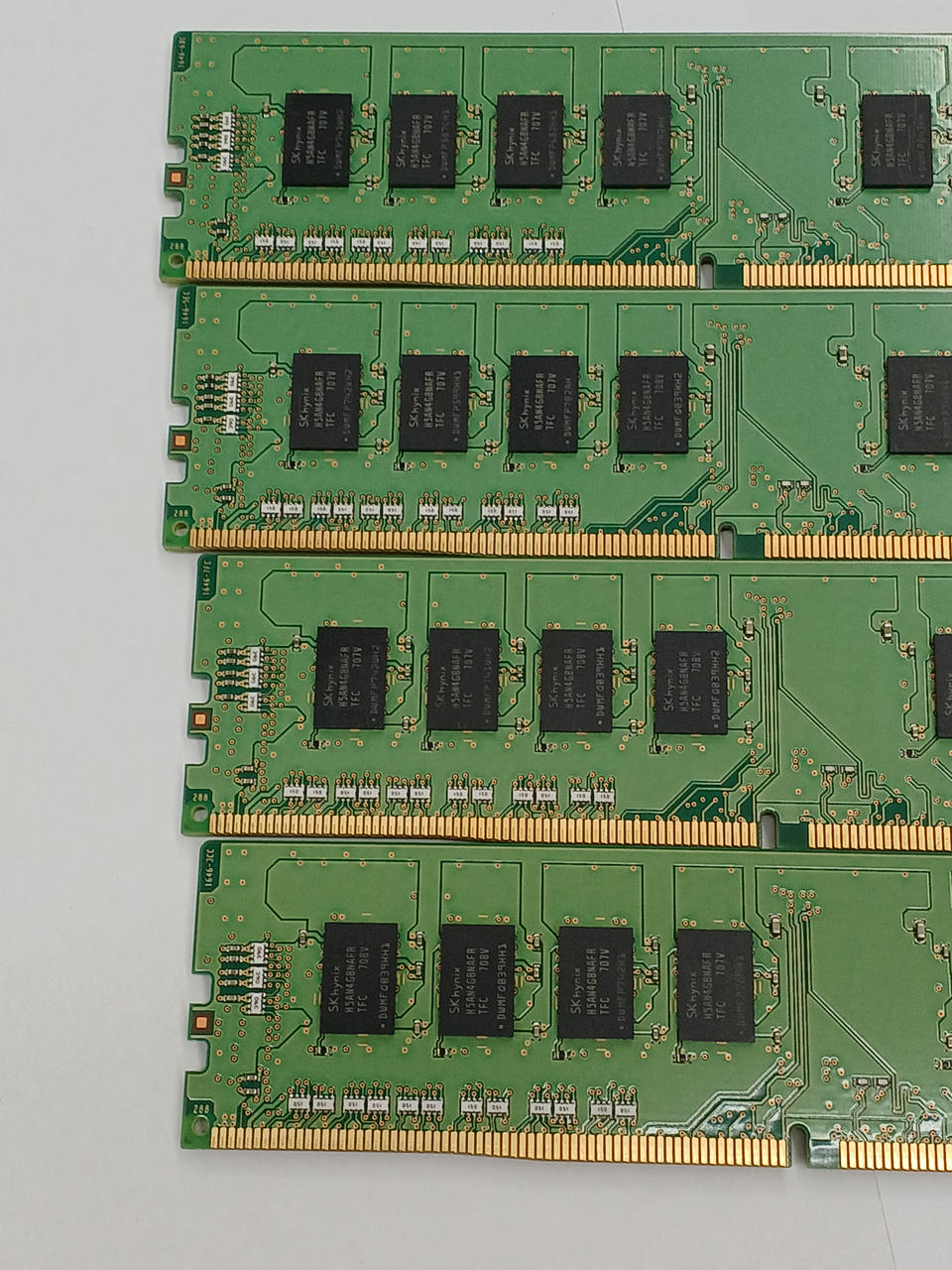 SK HYNIX PC4-17000 8GB Set of 4 HMA41GU6AFR8N