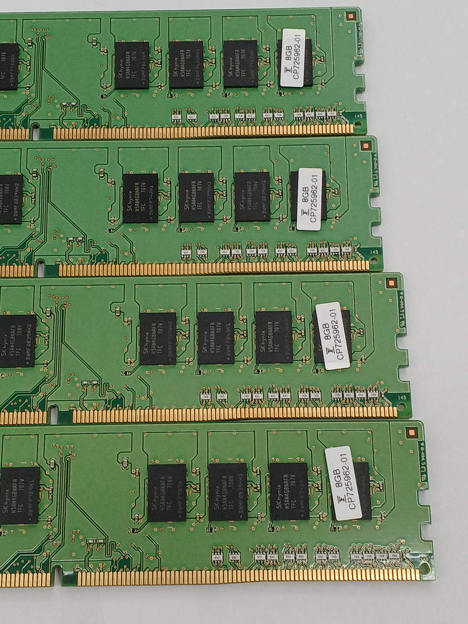 SK HYNIX PC4-17000 8GB Set of 4 HMA41GU6AFR8N