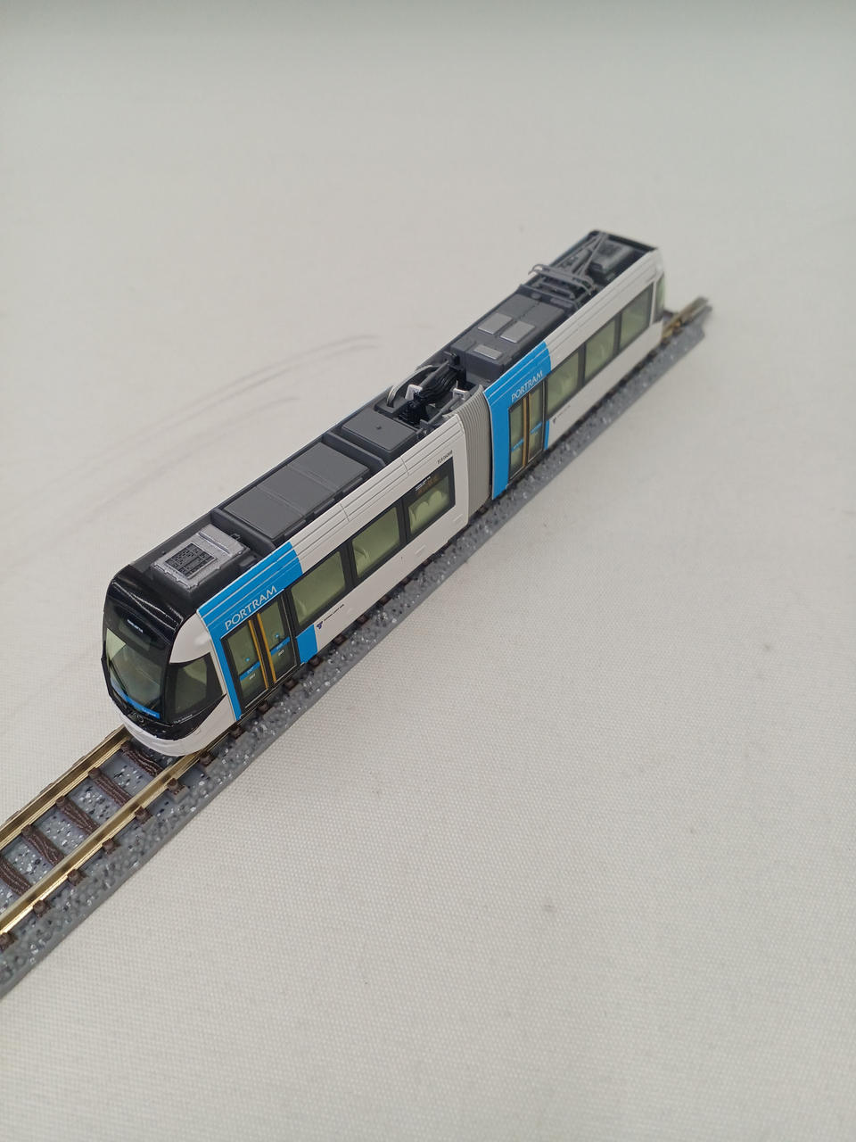 KATO N Gauge Toyama Light Rail TLR0606 (Blue) – BanzaiHobby