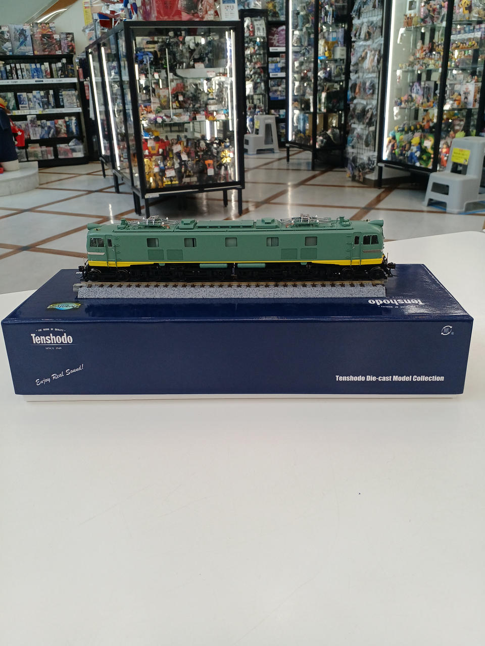 Tenshodo HO Gauge 72020 EF58 Electric Locomotive Small Window Blue Taisho Color