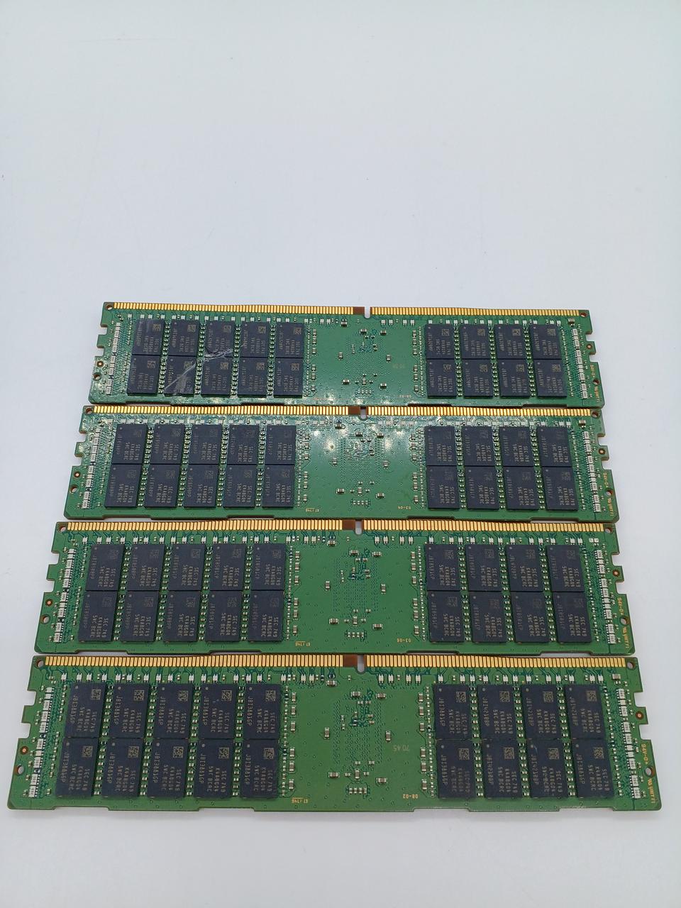 SAMSUNG Server Memory: 32GB × 4 Discs M393A4K40CB1-CRC0Q