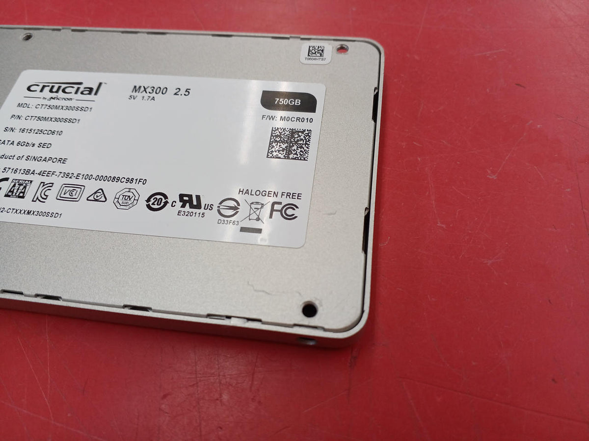 CRUCIAL SSD CT750MX300SSD1