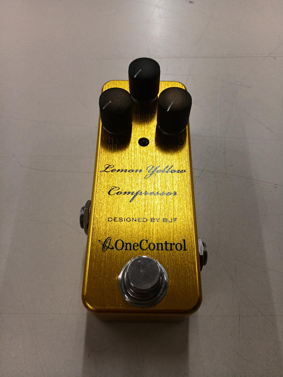 ONE CONTROL Effektpedal: LEMON YELLOW COMPRESSOR