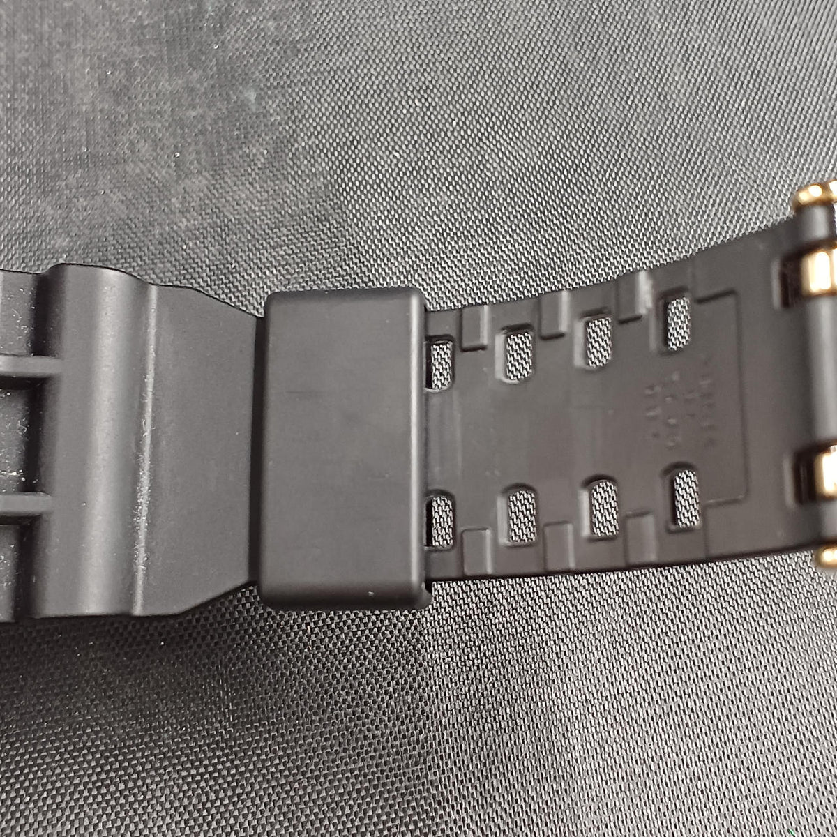 CASIO G-SHOCK GA-710GB