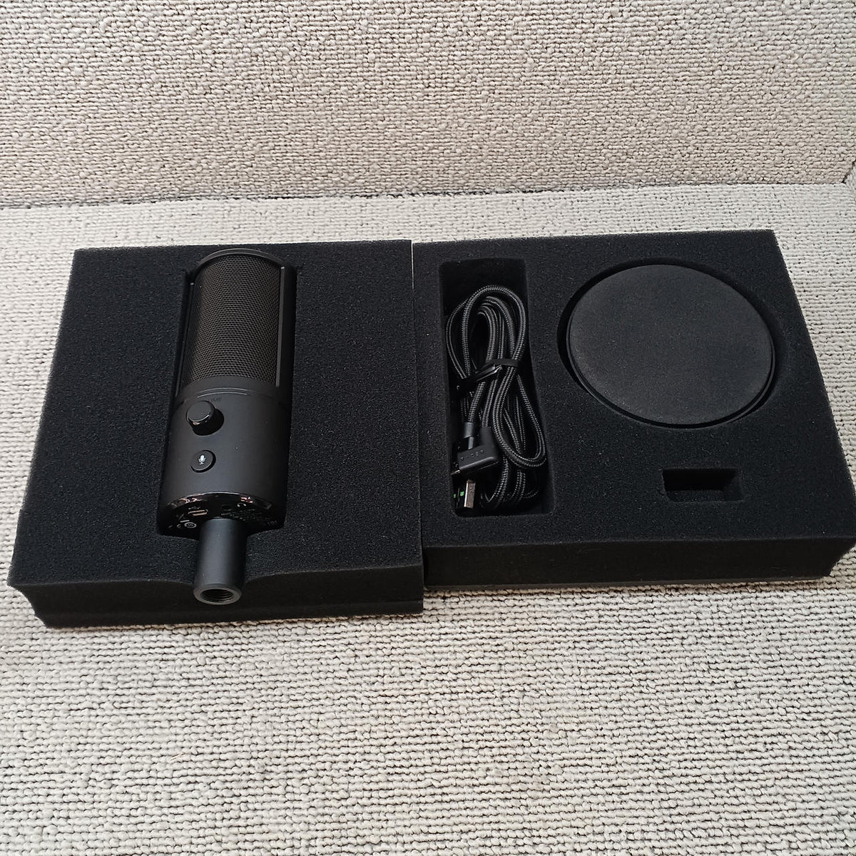 RAZER Microphone SEIREN X RZ19-022901