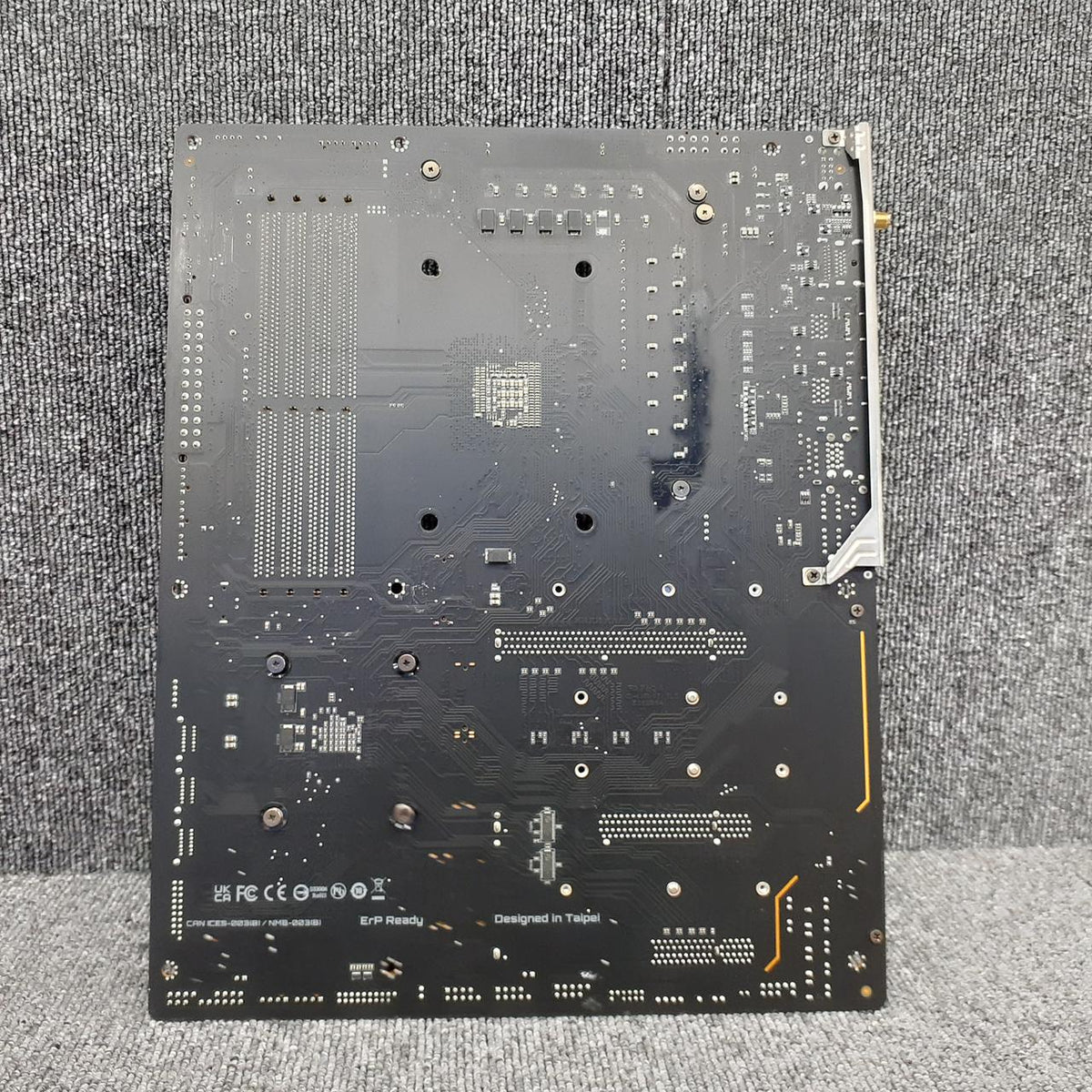GIGABYTE Motherboard/CPU: X570SAEROG/ RYZEN 7 5800X3D