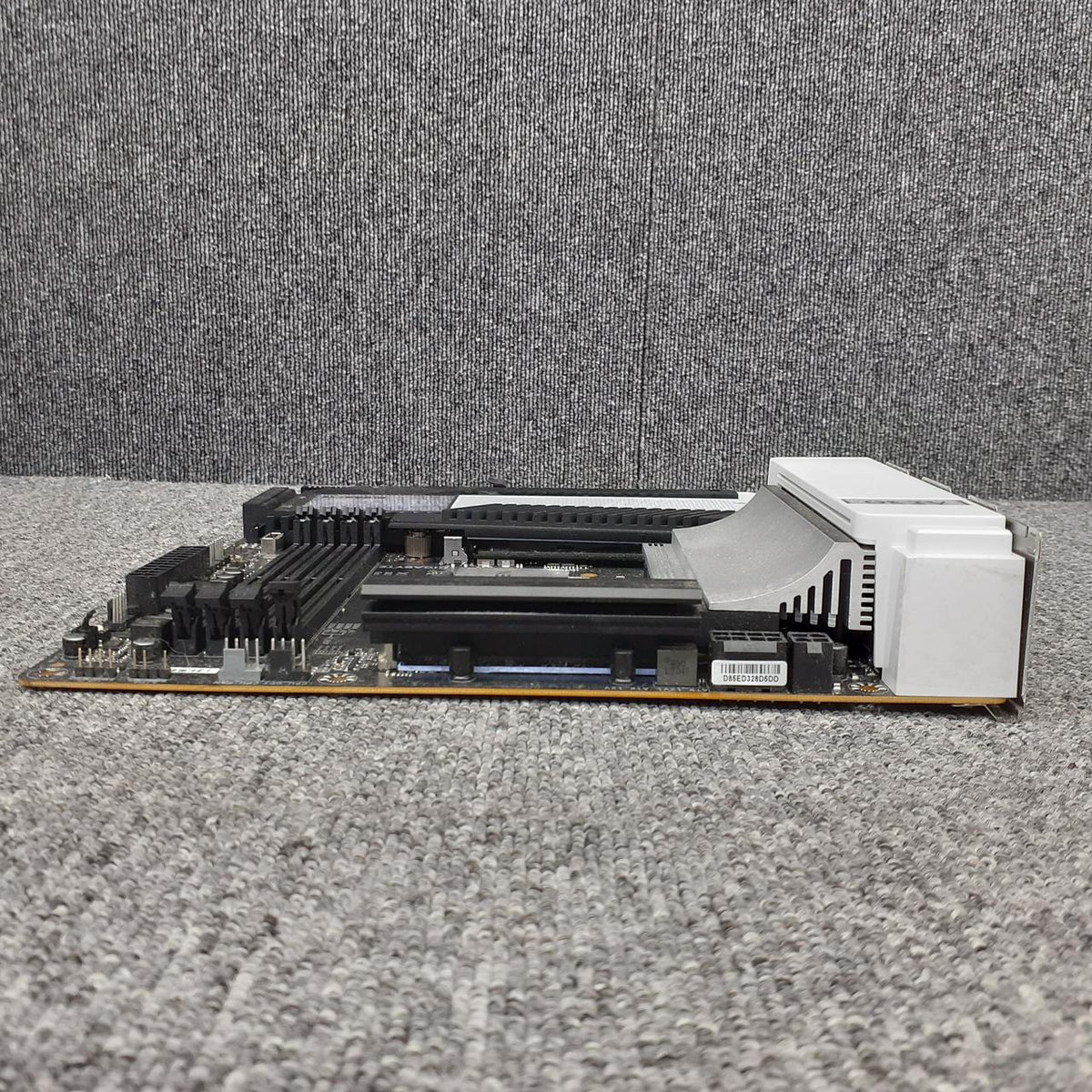 GIGABYTE Motherboard/CPU: X570SAEROG/ RYZEN 7 5800X3D
