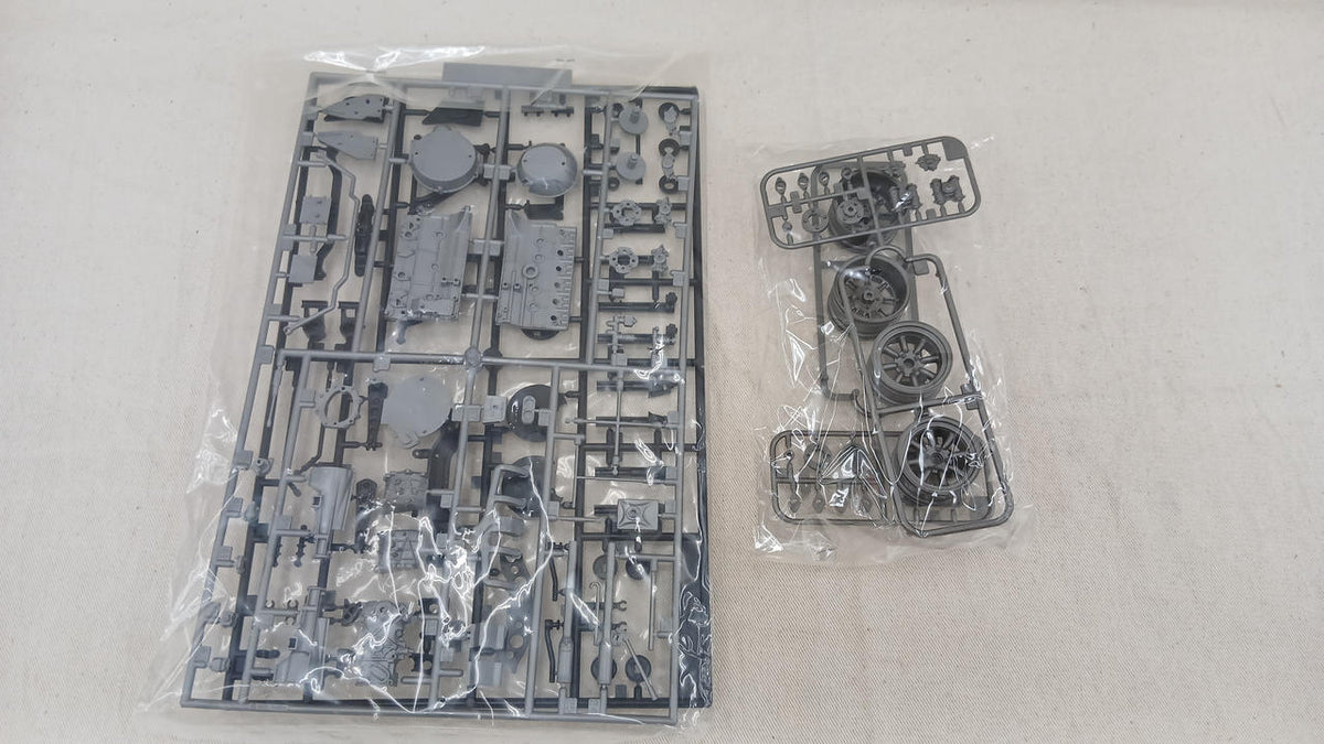 TAMIYA Nissan Fairlady 240ZG Street Custom 1/12
