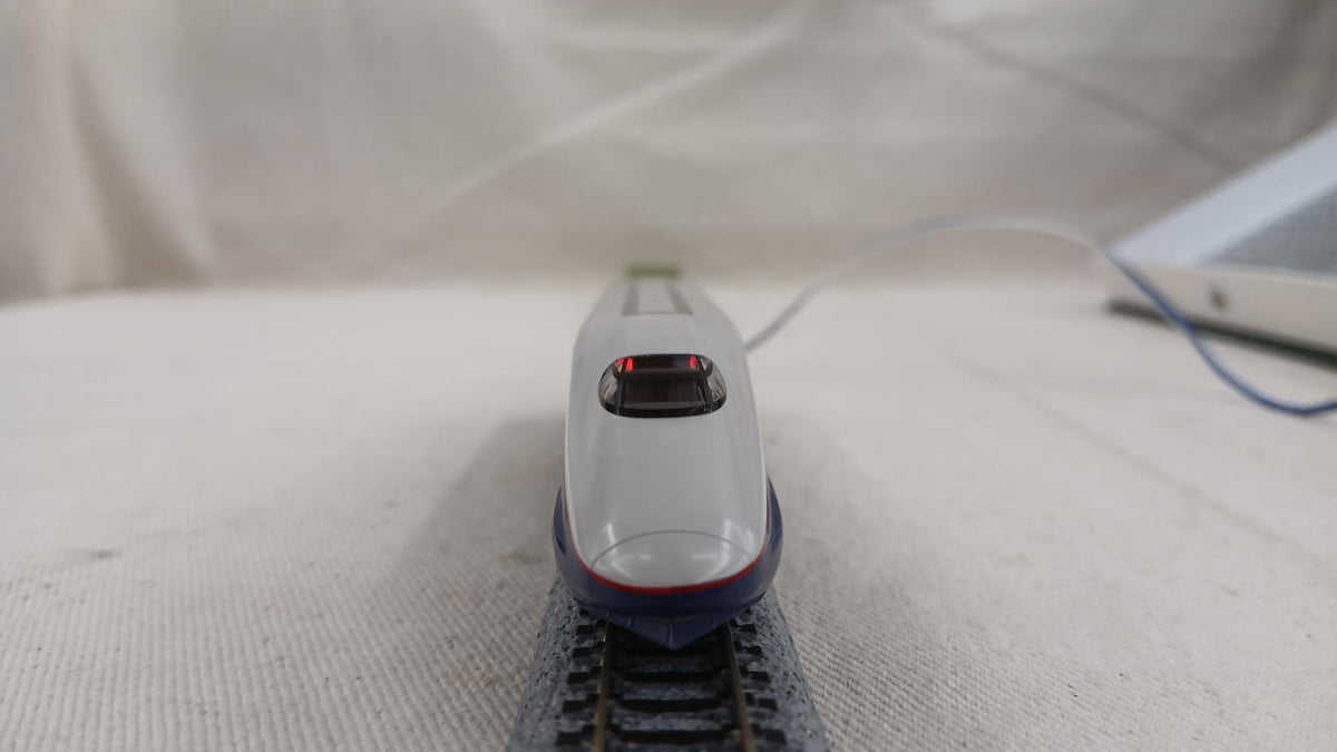 KATO E2 Series Shinkansen Basic Set + 2 Additional Cars 10-377