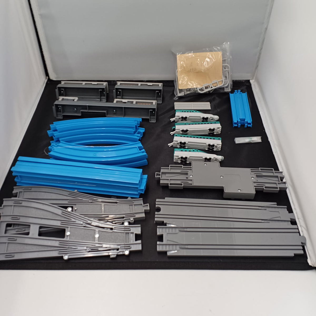 BANDAI E5 Series Shinkansen Coupled & Double Track Set Plarail Advance
