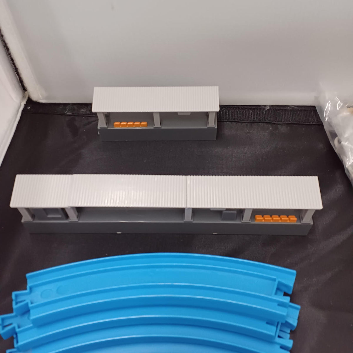 BANDAI E5 Series Shinkansen Coupled & Double Track Set Plarail Advance