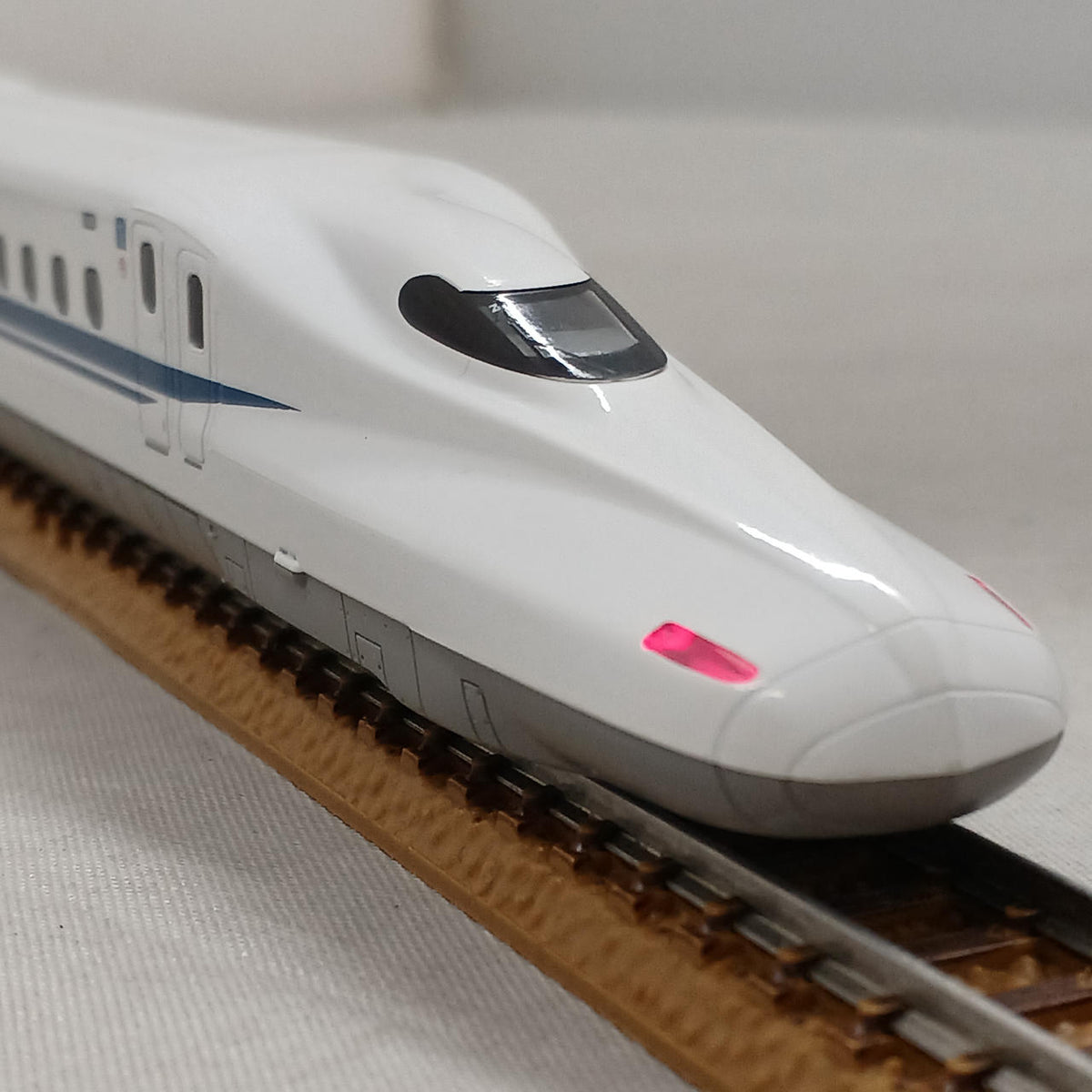 KATO N700 Series Shinkansen 'Nozomi' 8-Car Set 10-547/10-548