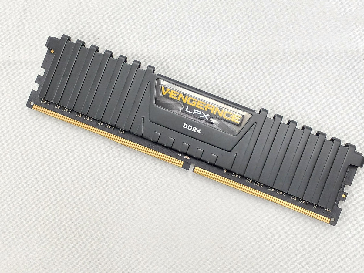 CORSAIR DDR4 Memory (16GB) CMK16GX4M2A2666C16