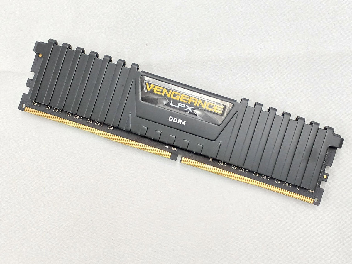 CORSAIR DDR4 Memory (16GB) CMK16GX4M2A2666C16