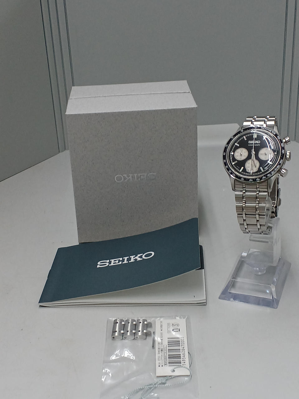SEIKO Quartz Chronograph 8T63-03P0