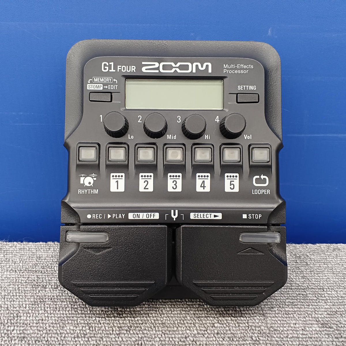 ZOOM Multi-Effects Pedal G1FOUR