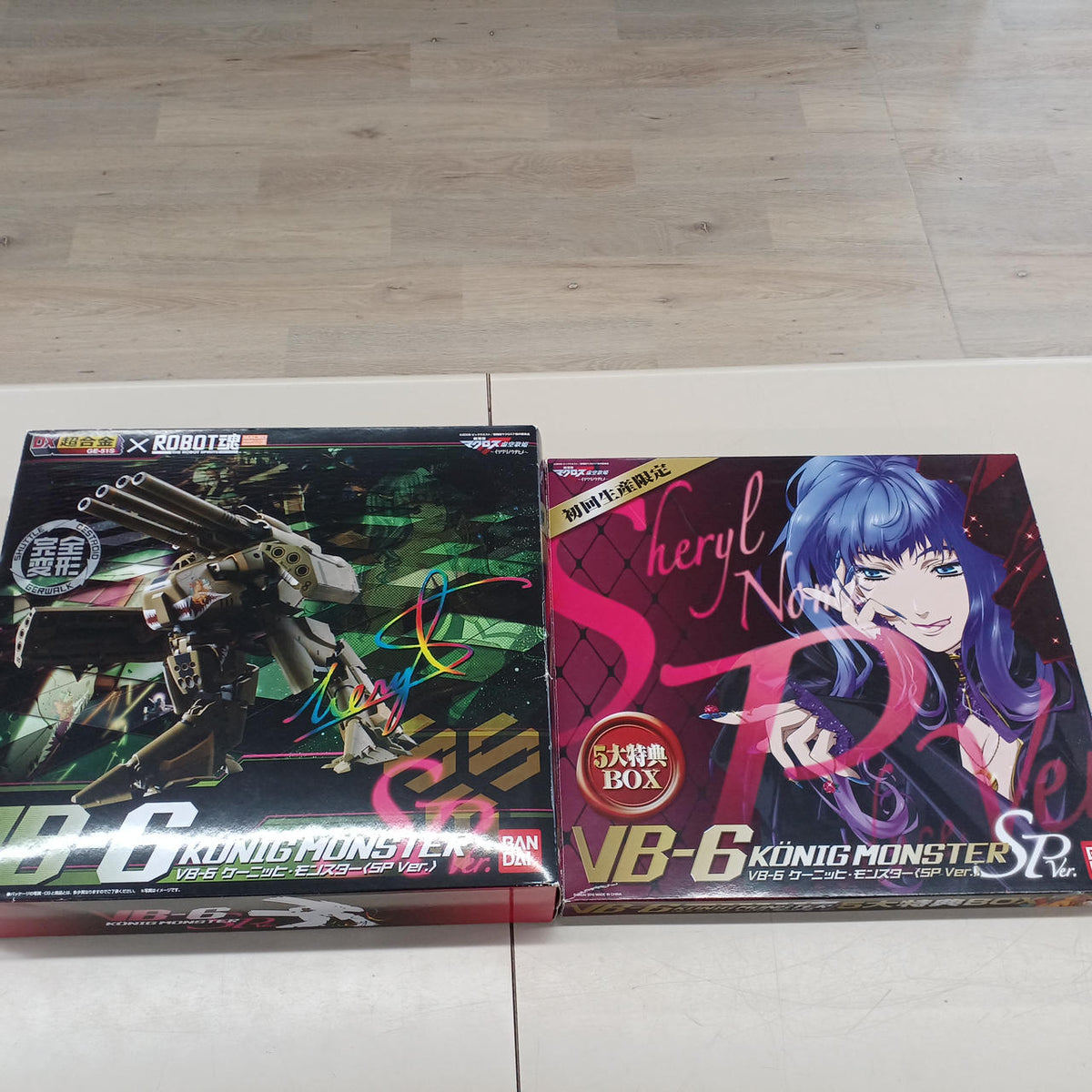 Bandai Macross F Figure DX Chogokin VB-6 König Monster (SP VER.) - Banzai Thrifting | BanzaiHobby