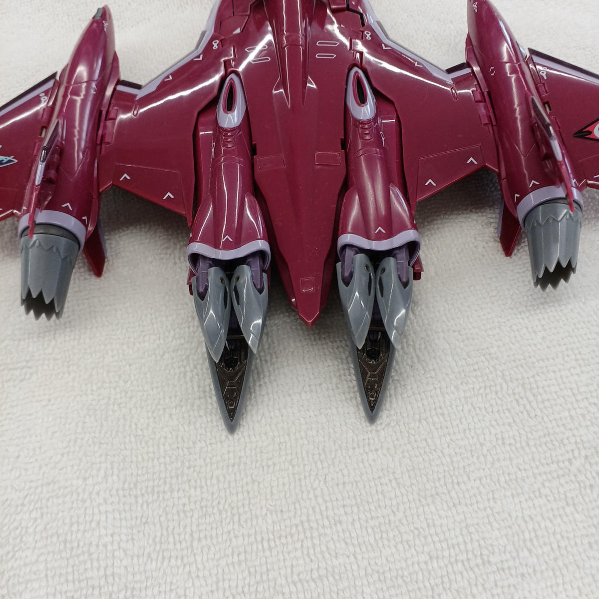 Bandai Macross F (Frontier) Figure VF-27γ Lucifer Valkyrie (Brera Stern's Unit) - Banzai Thrifting | BanzaiHobby