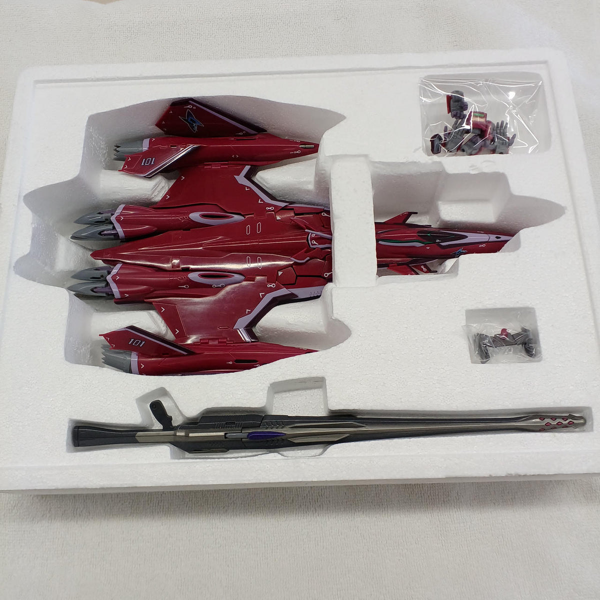 Bandai Macross F (Frontier) Figure VF-27γ Lucifer Valkyrie (Brera Stern's Unit) - Banzai Thrifting | BanzaiHobby