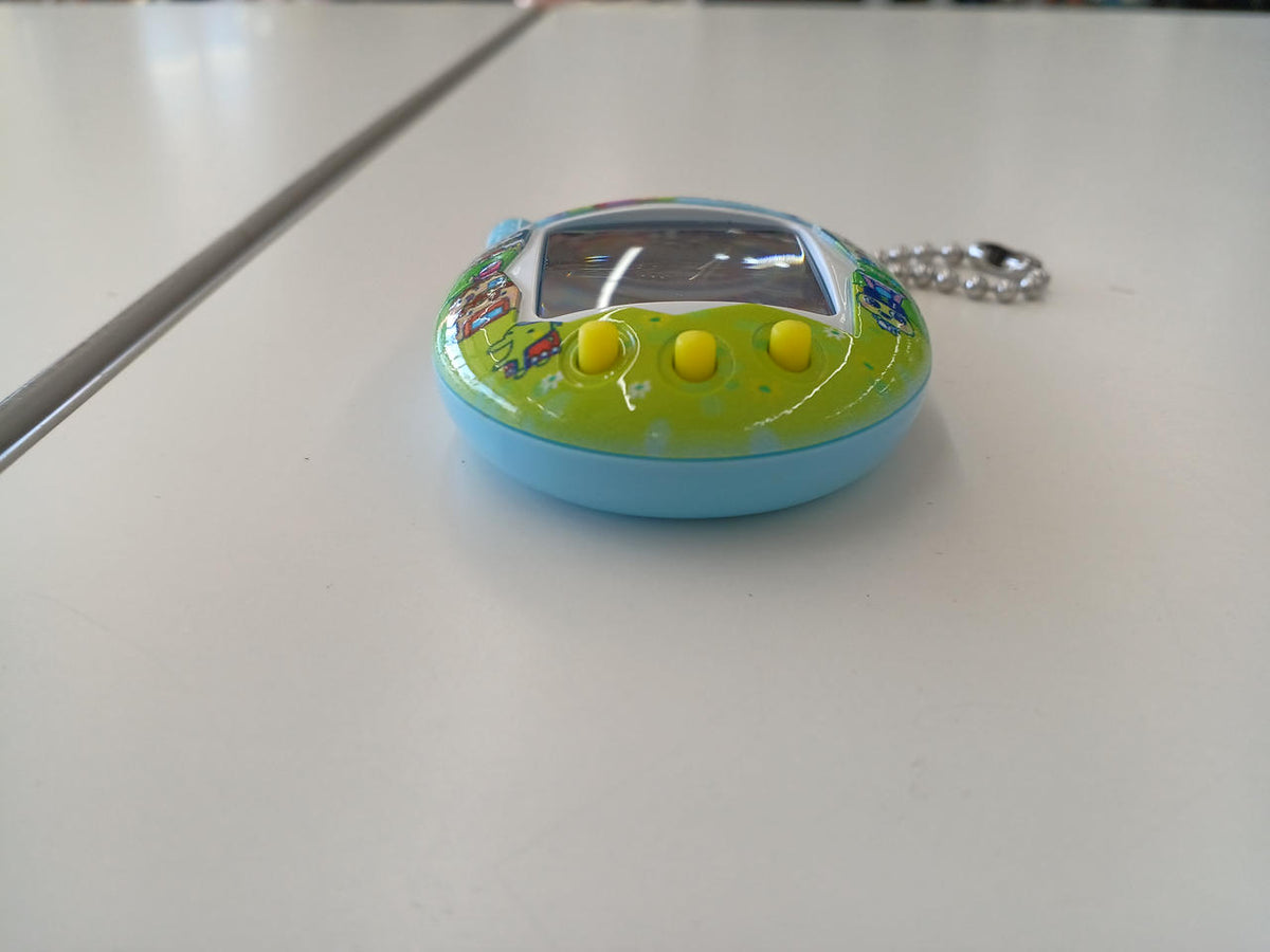 BANDAI Tamagotchi Petit Petit Omisetchi Design