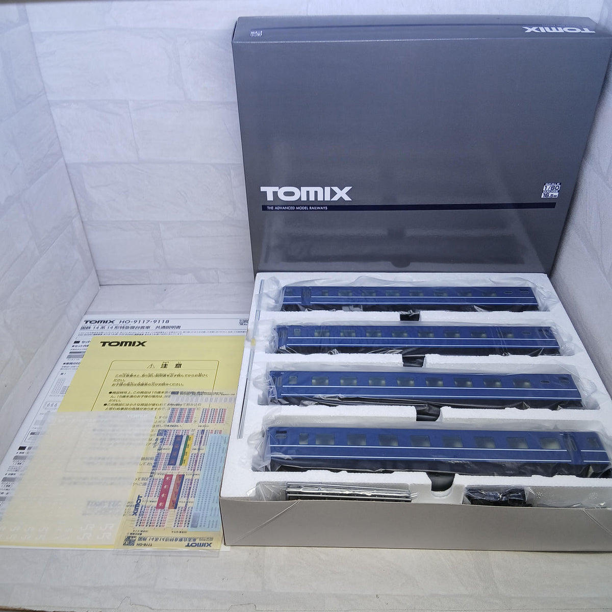 TOMIX JNR 14 Series 14 Series Limited Express Sleeper Passenger Car Basic Set HO-9117 - Banzai Thrifting | BanzaiHobby