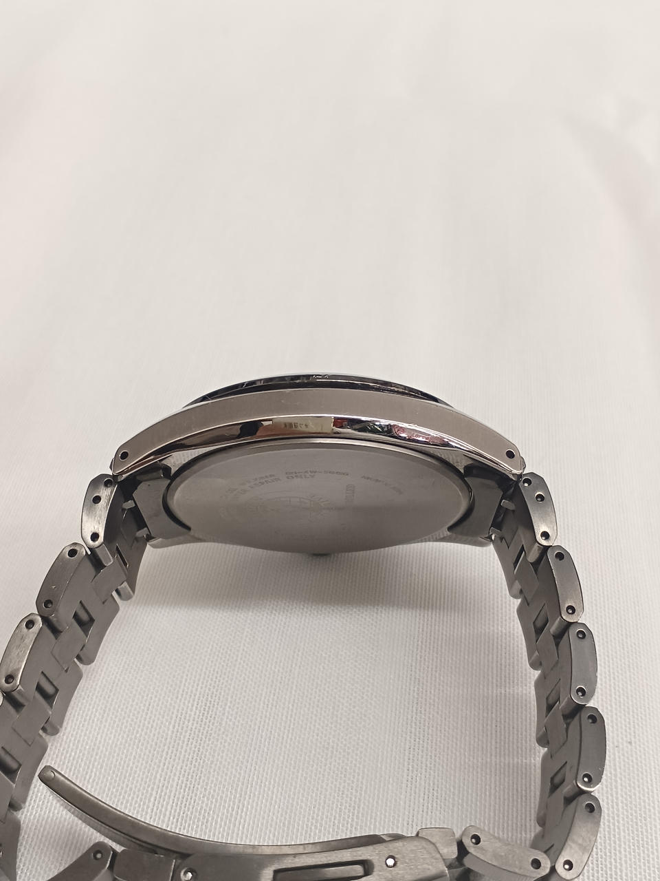 CITIZEN Eco-Drive H804-T020232 - Banzai Thrifting | BanzaiHobby