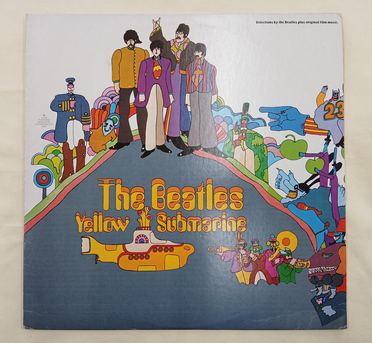 CAPITOL Record Yellow Submarine - Banzai Thrifting | BanzaiHobby
