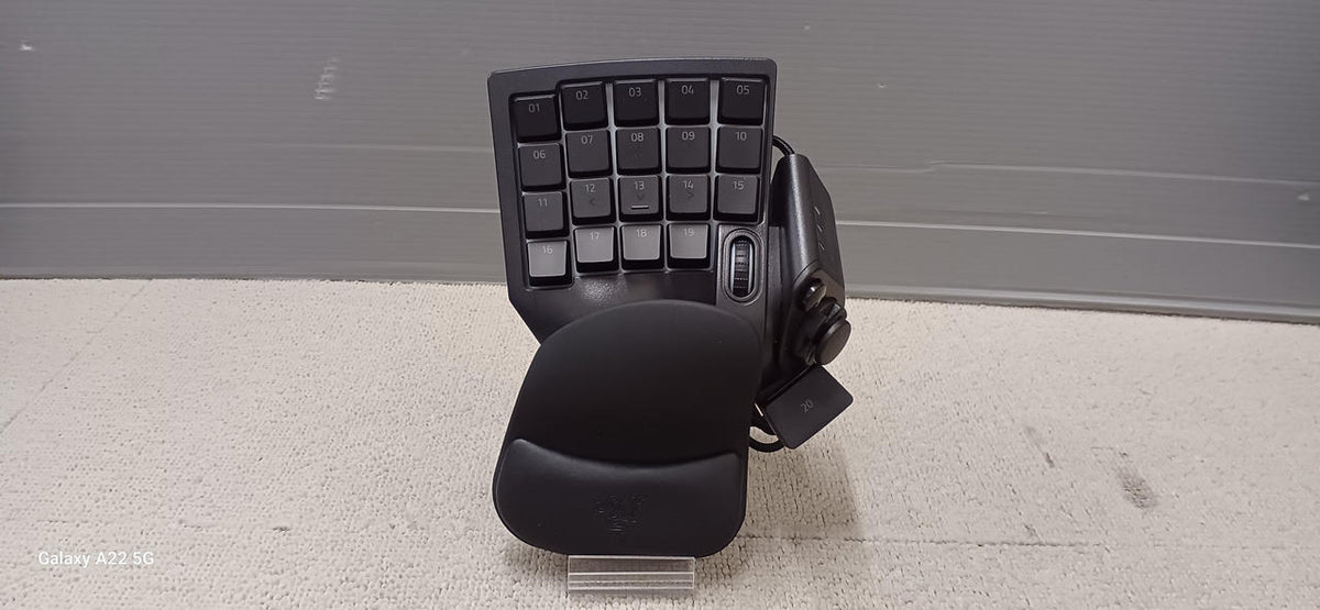 RAZER Left-Hand Gaming Pad RZ07-0227 - Banzai Thrifting | BanzaiHobby