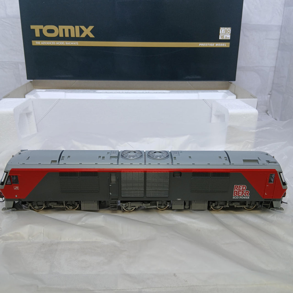 TOMIX JR DF200-200 Class Diesel Locomotive HO-241 - Banzai Thrifting | BanzaiHobby