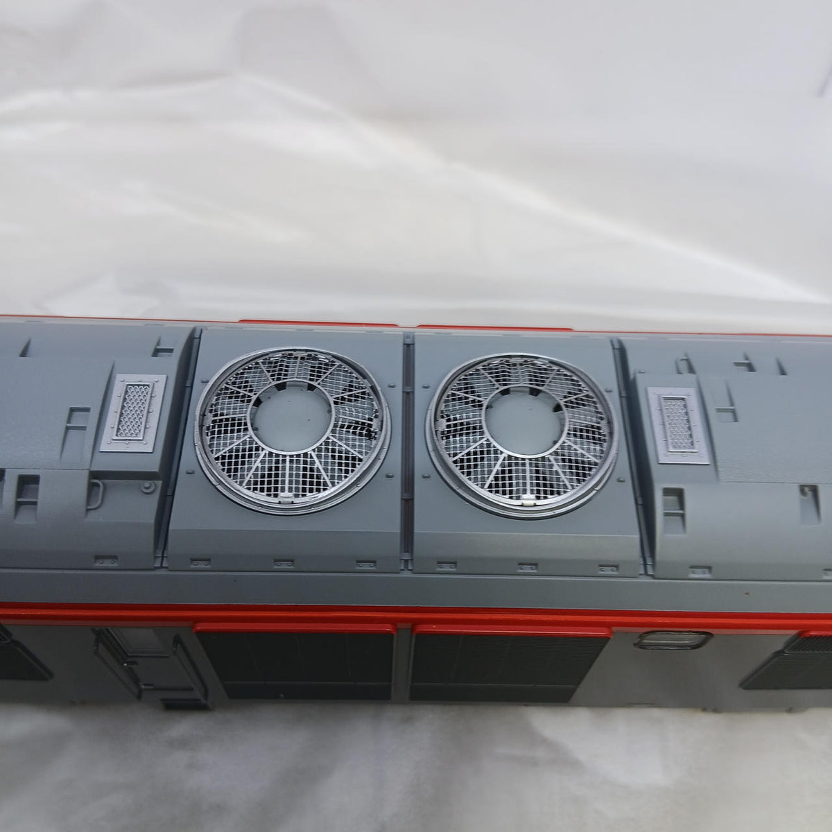 TOMIX JR DF200-200 Class Diesel Locomotive HO-241 - Banzai Thrifting | BanzaiHobby
