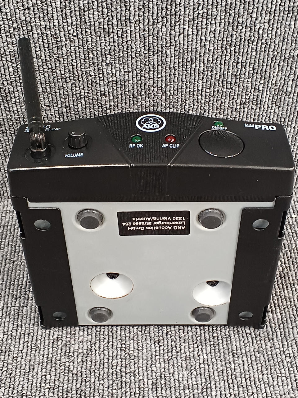 AKG Wireless System SR40 - Banzai Thrifting | BanzaiHobby