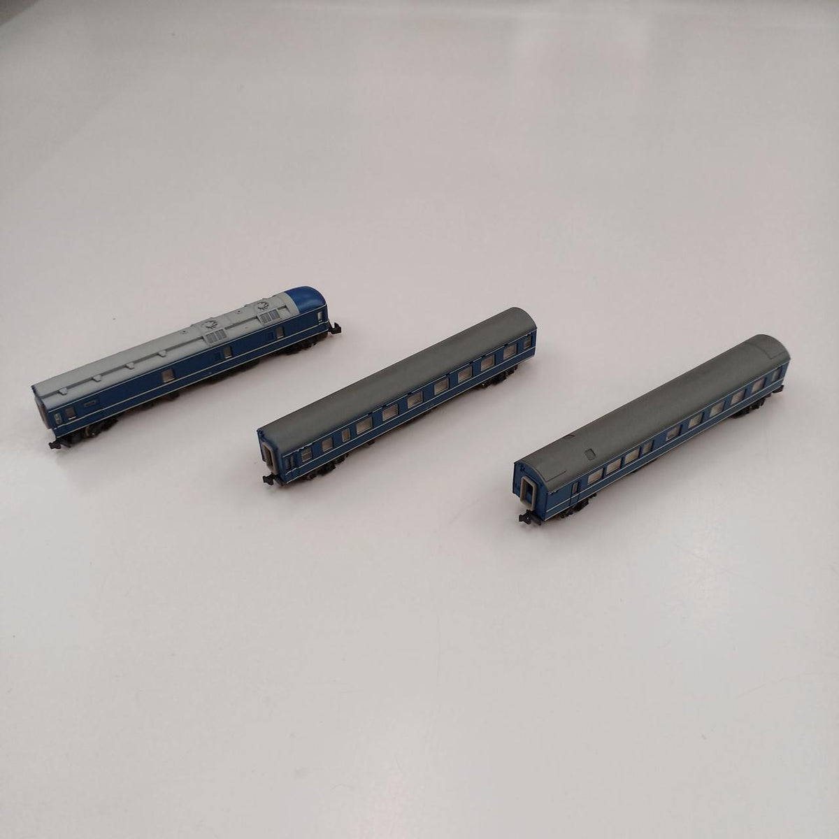 Tokyo Marui Z Gauge EF65-500 20 Series Sleeper Passenger Cars 7-Car Basic Set - Banzai Thrifting | BanzaiHobby