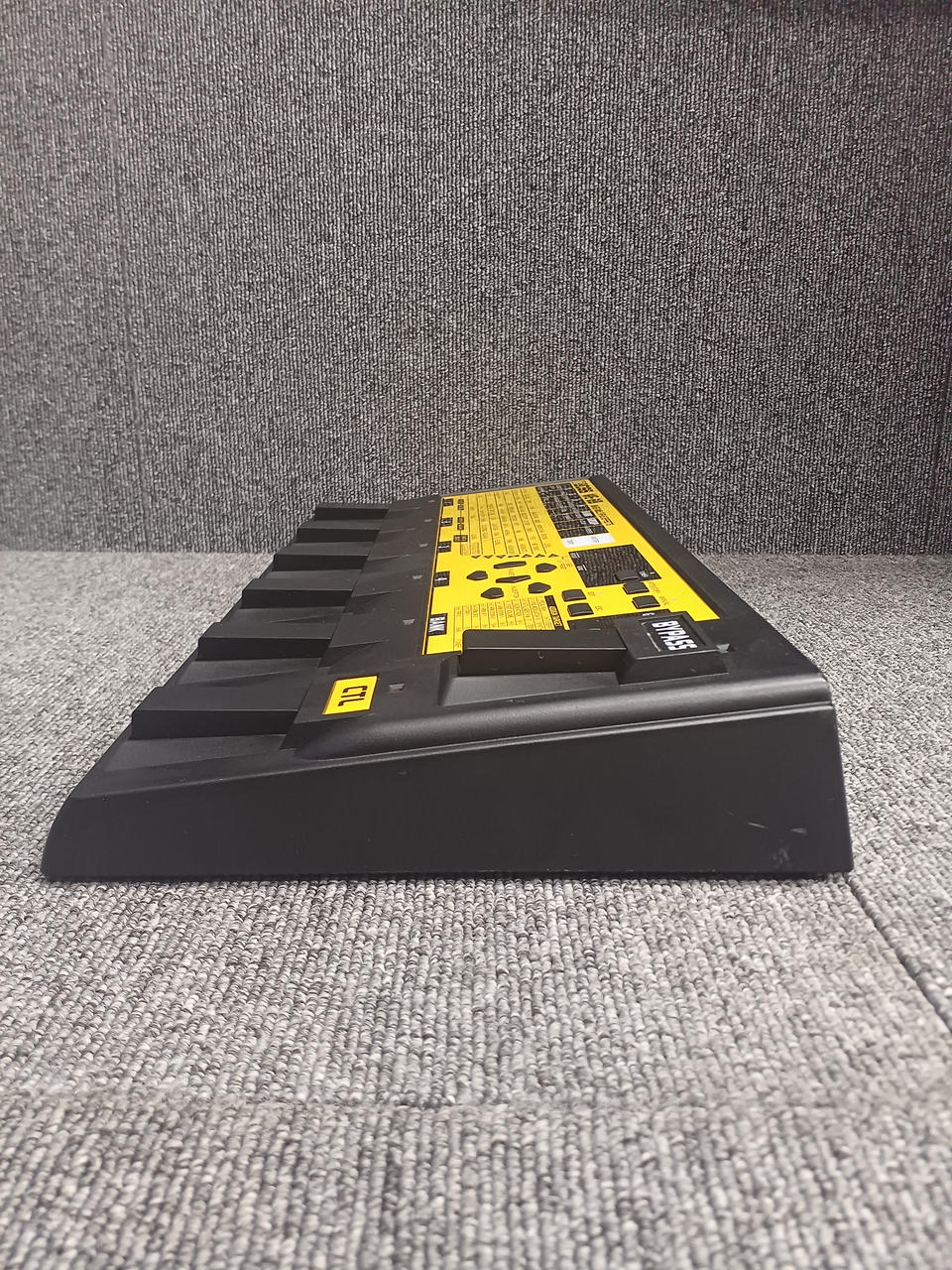 BOSS Multi-Effects Pedal ME-8B - Banzai Thrifting | BanzaiHobby