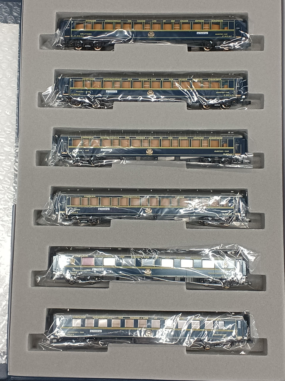 KATO Orient Express 88 10-561/562 - Banzai Thrifting | BanzaiHobby