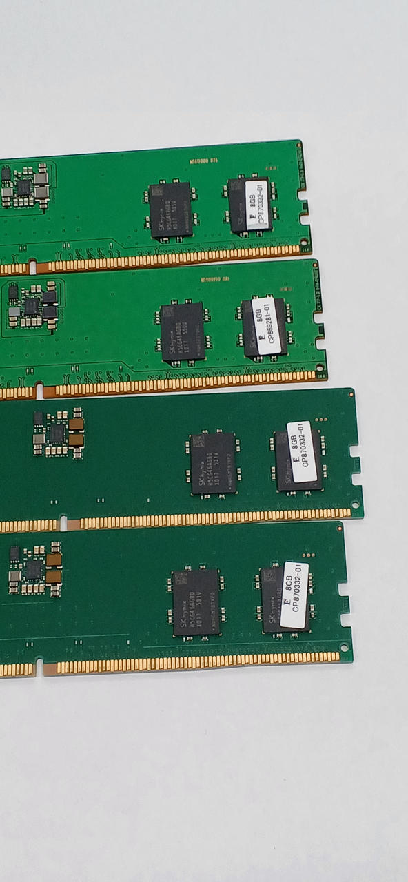 SK HYNIX DDR5 8GB 4-Piece Set for Desktop HMCG66AGBUA081N BA - Banzai Thrifting | BanzaiHobby