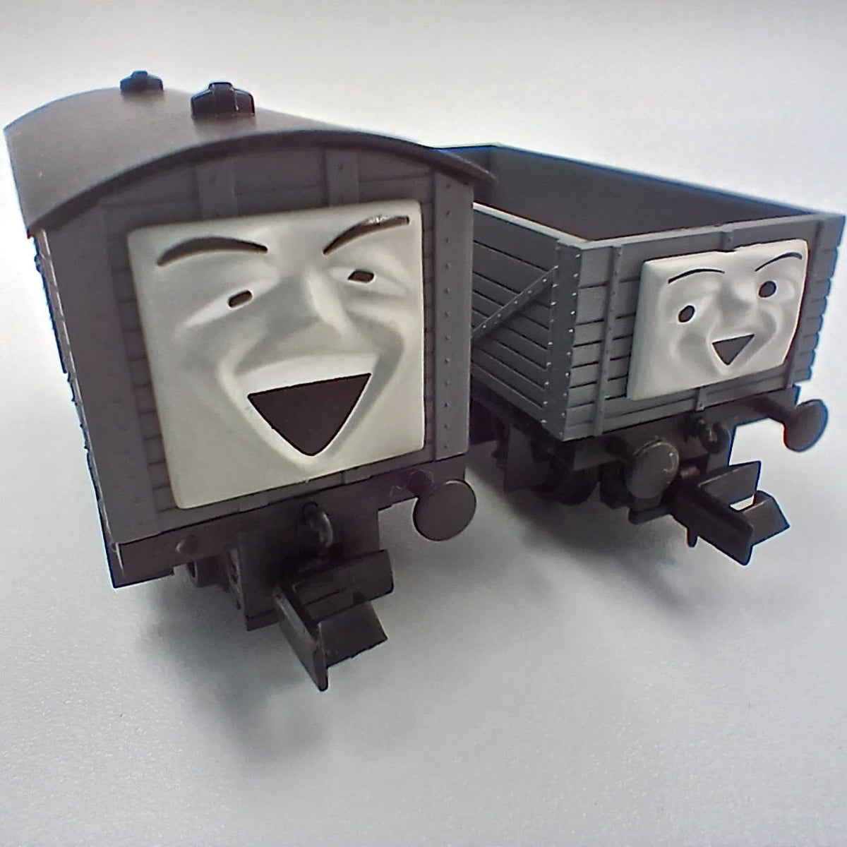 TOMIX N Gauge Thomas the Tank Engine James & the Mean Freight Car Set - Banzai Thrifting | BanzaiHobby