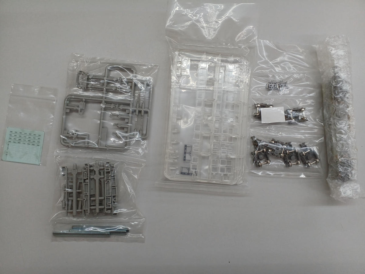 Greenmax Model Train Keihan 7000 Series New Paint Pre-painted Set - Banzai Thrifting | BanzaiHobby