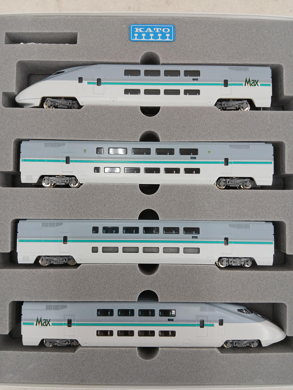KATO MAX E1 Series Shinkansen Basic 4 Cars 10-340 - Banzai Thrifting | BanzaiHobby