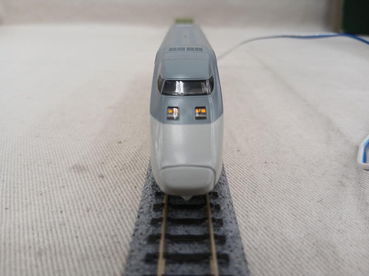 KATO MAX E1 Series Shinkansen Basic 4 Cars 10-340 - Banzai Thrifting | BanzaiHobby