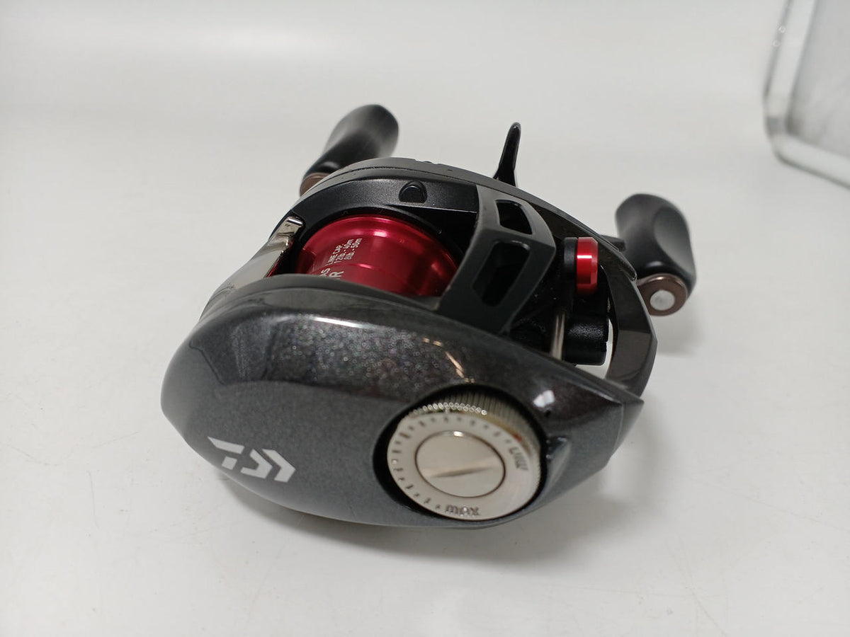 Daiwa Reel DAIWA ALPHAS AIR 7.2 - Banzai Thrifting | BanzaiHobby