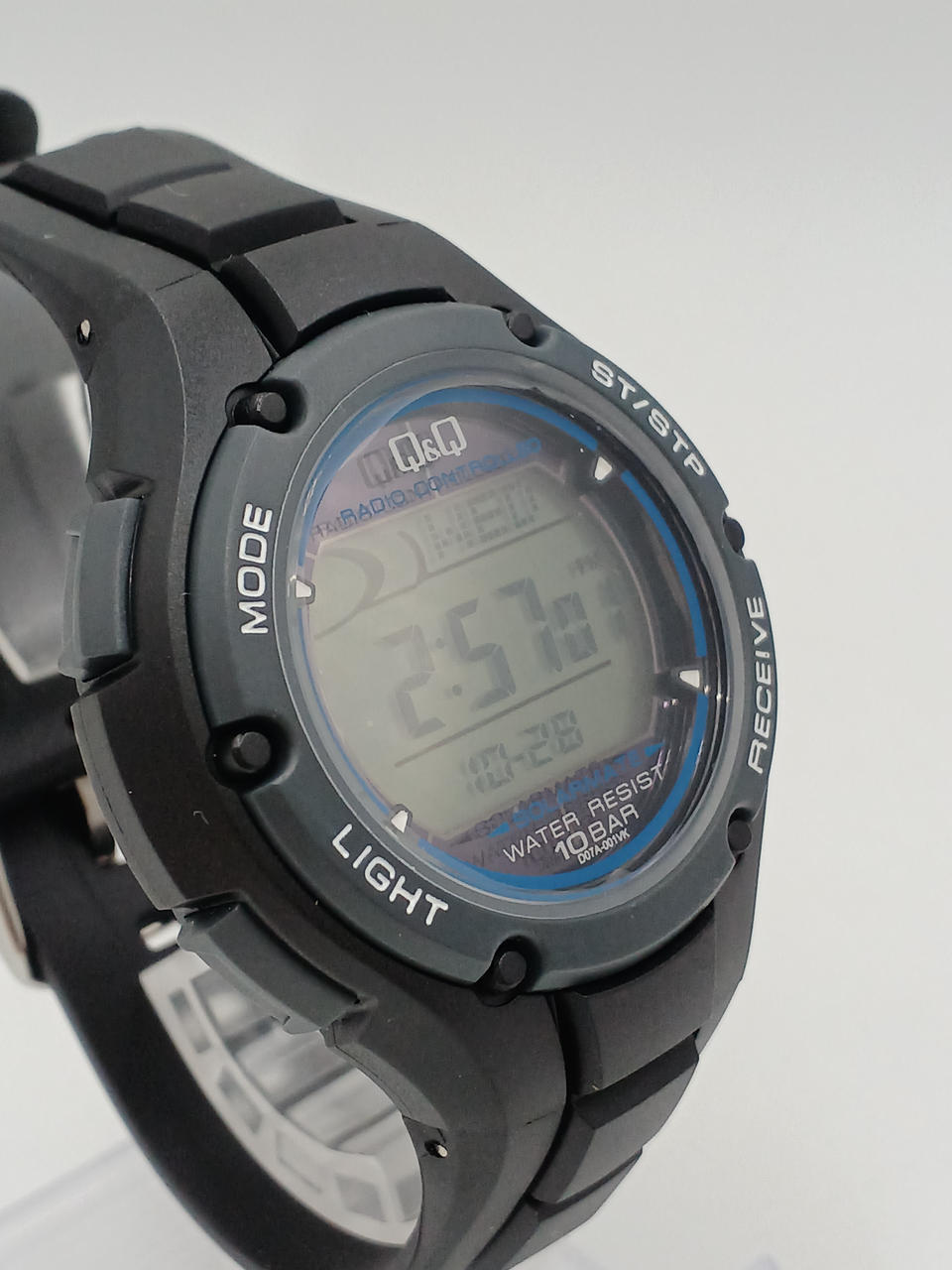 CITIZEN Solar Wristwatch DP64 - Banzai Thrifting | BanzaiHobby