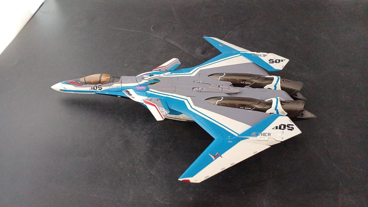 BANDAI DX Chogokin VF-31J Siegfried (Hayate Immelmann's Aircraft)