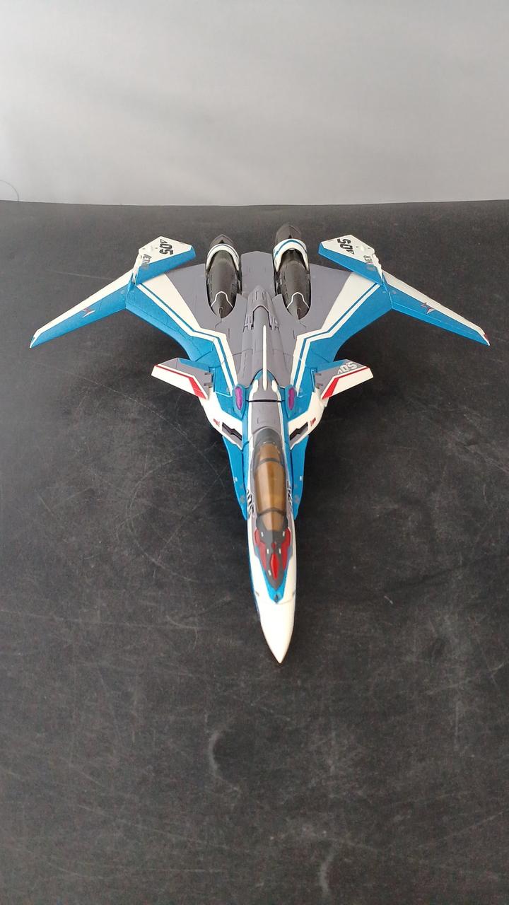 BANDAI DX Chogokin VF-31J Siegfried (Hayate Immelmann's Aircraft)