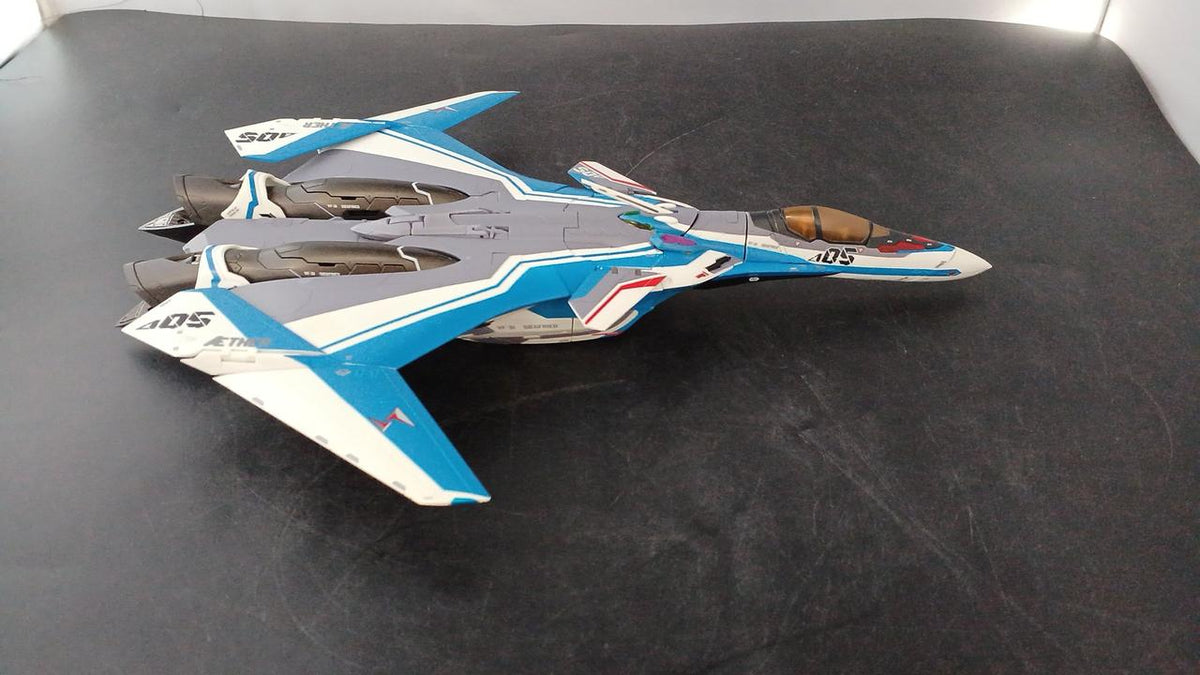 BANDAI DX Chogokin VF-31J Siegfried (Hayate Immelmann's Aircraft)