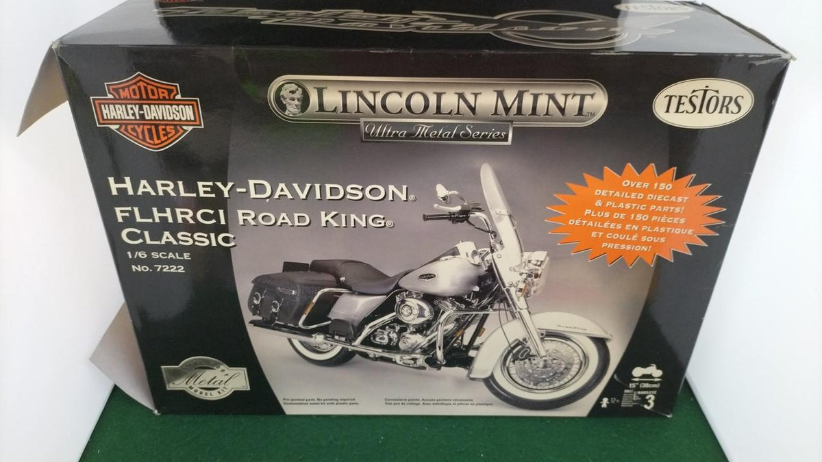 TESTIORS Plastic Model Harley-Davidson FLHRCI RoadKing Classic - Banzai Thrifting | BanzaiHobby
